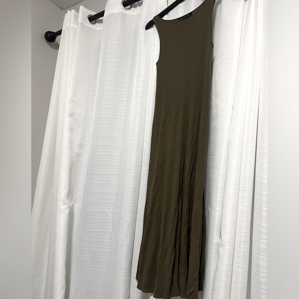 3 for 10 - Banana Republic Green Ribbed Dress